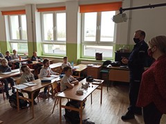 SPOTKANIE Z POLICJANTEM KLAS 1. 7V2021 (3)